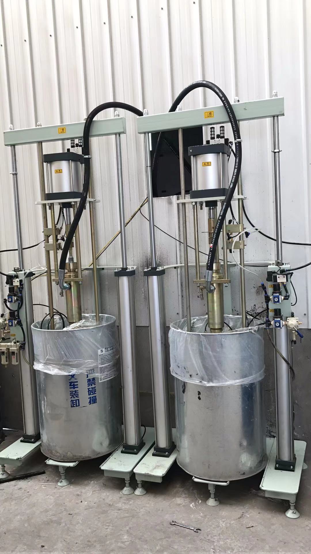 全自動(dòng)中空玻璃打膠機(jī)涂膠設(shè)備