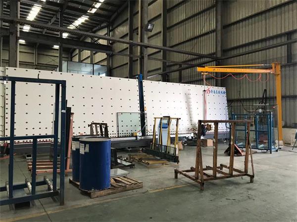 生產(chǎn)中空玻璃需要什么設(shè)備？昌盛為您服務(wù)！