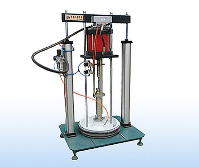 密封膠水關(guān)于中空玻璃主動(dòng)打膠機(jī)的重要性